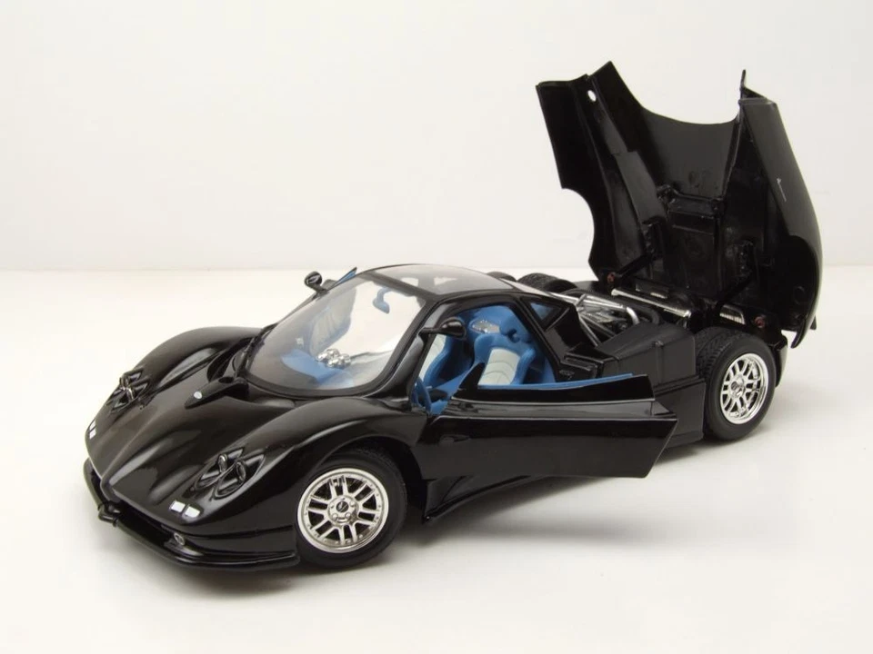 Pagani Zonda C12 2003 Nera Modellino 1:18 MotorMax - Immagine 4 di 4