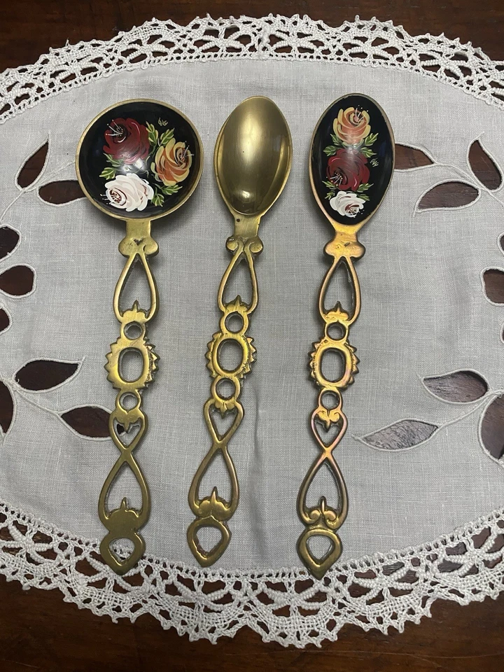 Vintage Brass Decorative Spoons with Hand-Painted Floral Design – Set of 3 - Image 3 of 4