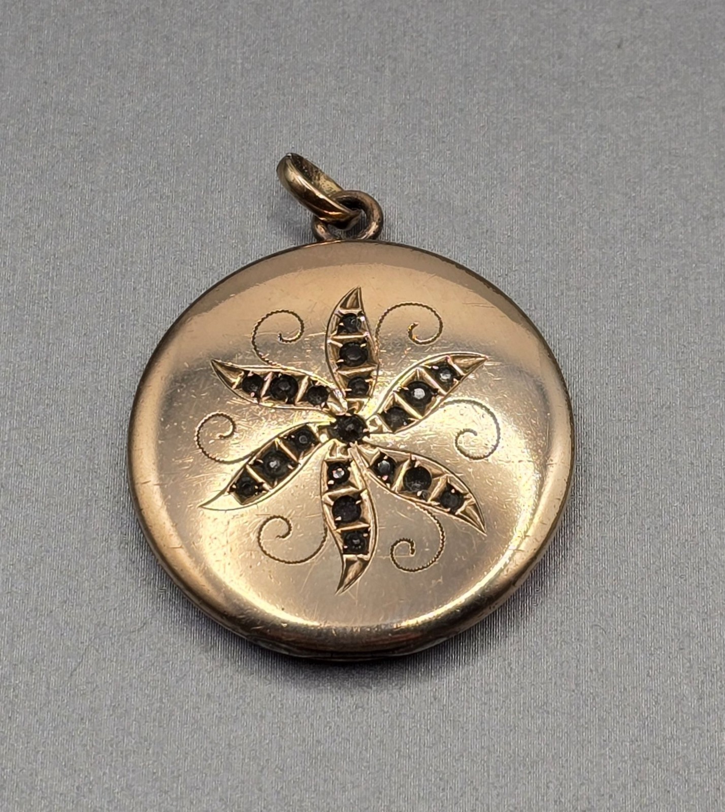Antique CH Allen & Co Gold Filled Edwardian Locket Paste Pinwheel Starburst READ