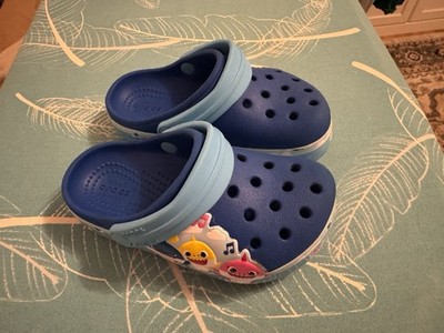 Crocs Baby Shark Größe 8