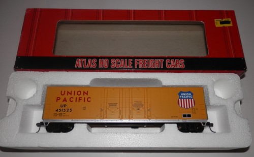 Coche caja puerta doble enchufe Atlas escala HO Union Pacific UP 451325 #1753-3 | Condition: Used