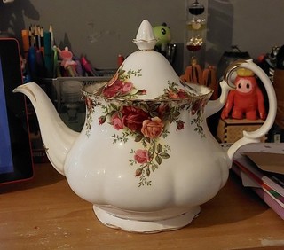 Royal Albert Old Country Roses Teapot
