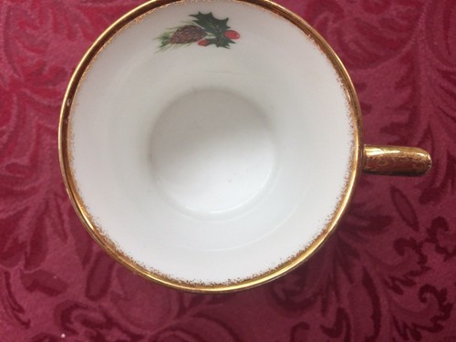 Rosina Queens Yuletide Mug Cup Holly Berries Christmas Holiday Pine Cone England - Picture 4 of 7