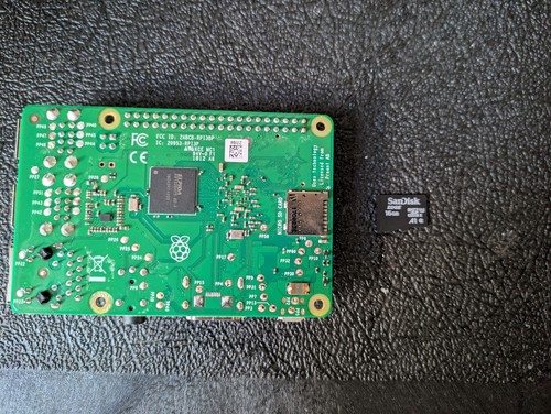 Raspberry Pi 3 Model B+ 1.4GHz 64-bit quad-core processor with 16GB SD Card - Afbeelding 2 van 2