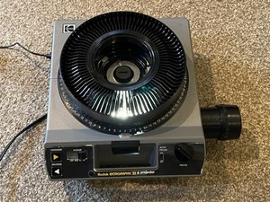 Kodak Ektagraphic III A Slide Projector with Tray and Carrying Case