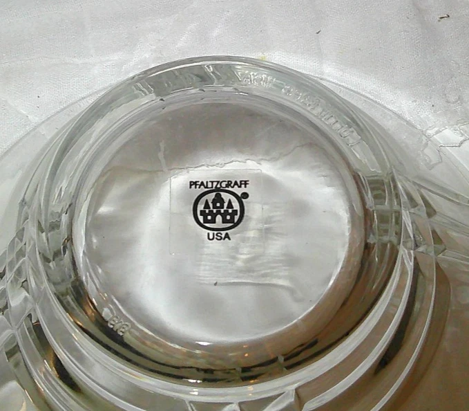 Cuenco de vidrio Pflatzgraff con biseles desde abajo con líneas definidas cortadas. 5,75" Foto 4 de 4