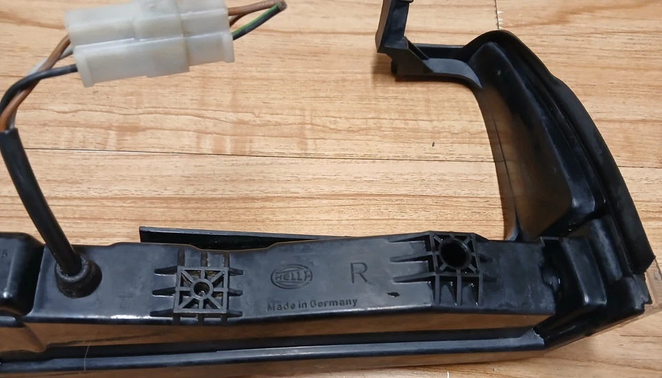 1985-88 Volkswagen Quantum Syncro Wagon B2 OEM Hella Front R Parking Light Assy Foto 4 de 4