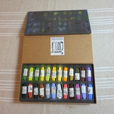 24 DIANE TOWNSEND ARTISTS' PASTELS