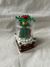 LEGO #40223 Santa Snow Globe Limited Edition Set Complete No Manual or Box