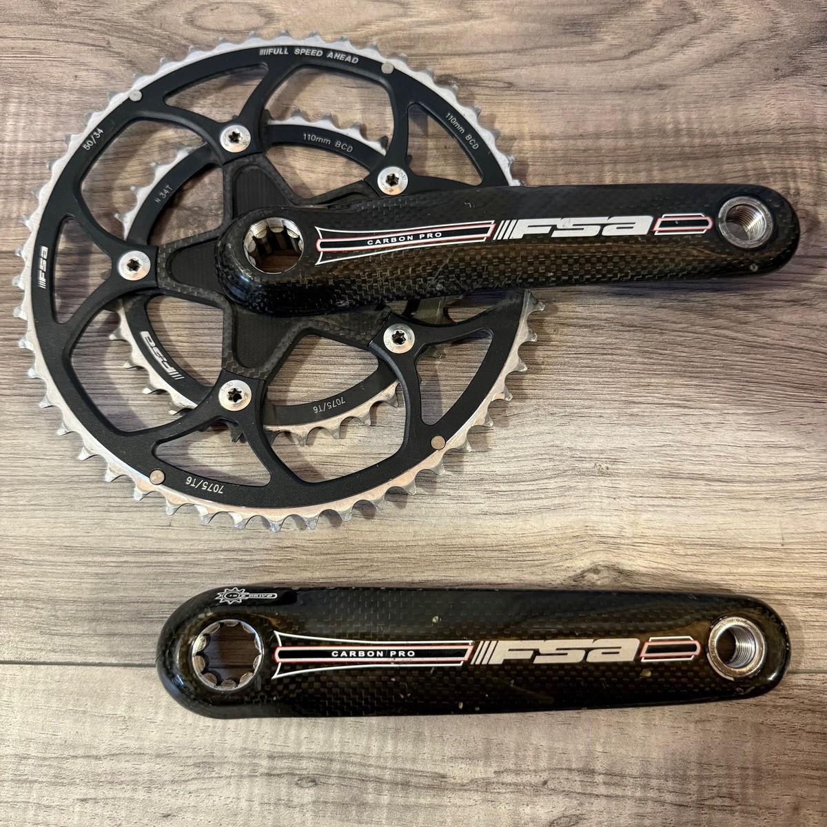 FSA Carbon Pro クランク 170mm 50/34T FSA Carbon Pro Road Crankset 110BCD / 170 ISIS Drive 50 34 Double