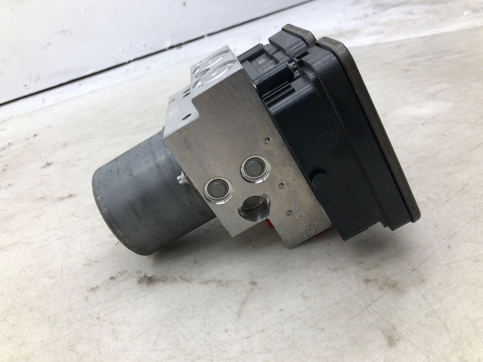 2016-2020 BENTLEY BENTAYGA 6.0L W12 ABS ANTI-LOCK BRAKE PUMP 36A907379F OEM