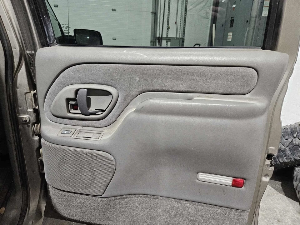 1997 - 1999 Chevy Suburban 1500 Passenger RH Right Gray Rear Door Trim Panel Foto 2 de 3