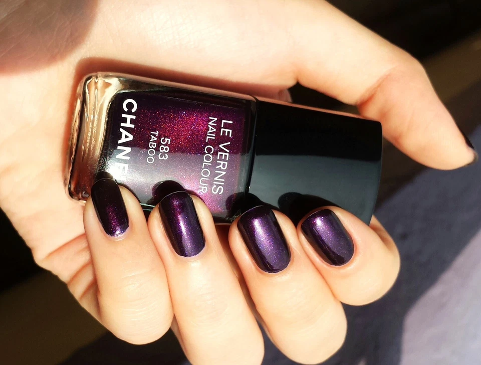 CHANEL 583 TABÚ Esmalte de Uñas Amatista Más Profundo Brillante De Colección Raro Foto 2 de 4
