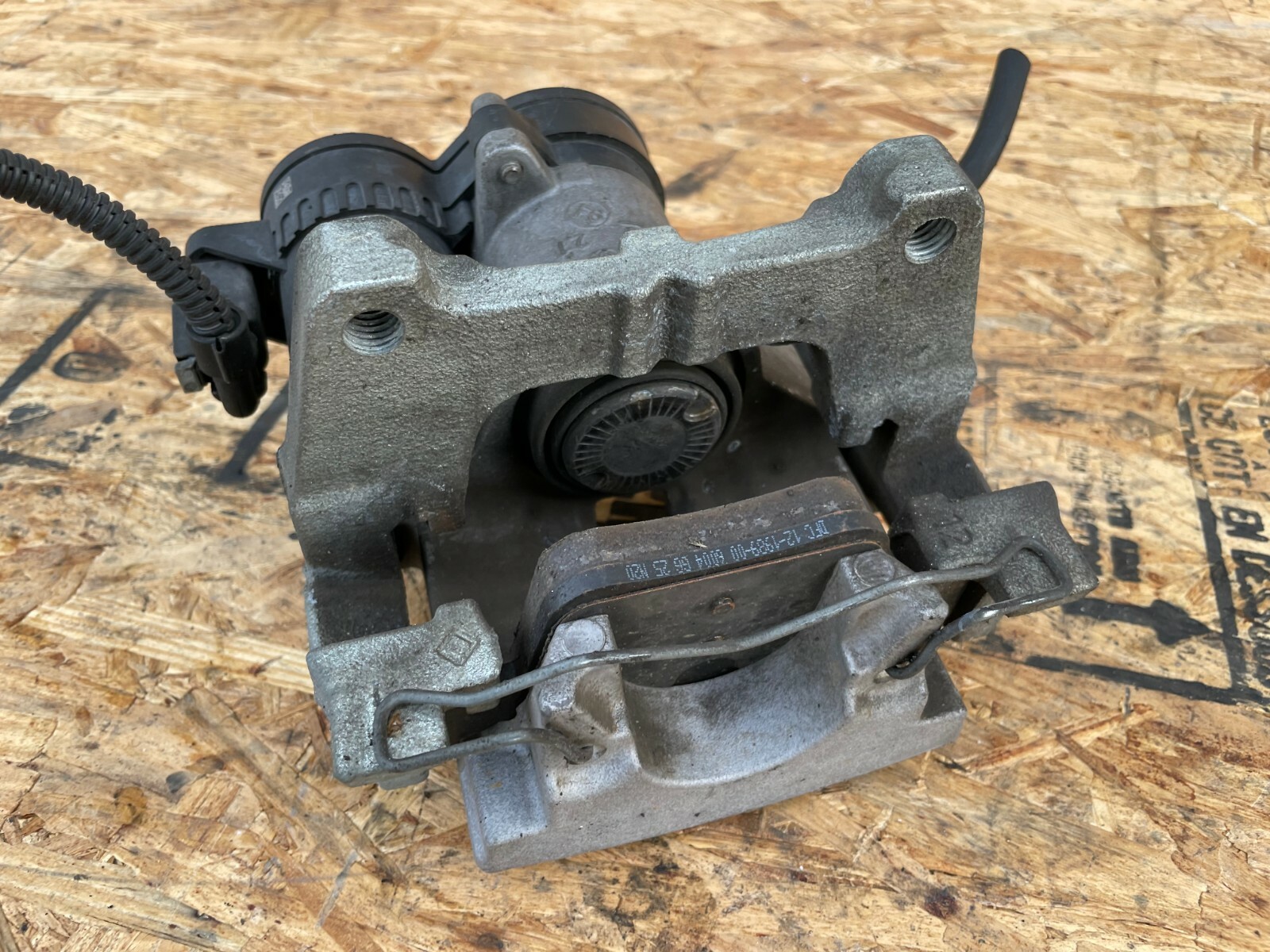 RIGHT REAR PARKING BRAKE CALIPER OEM M157 42K 14-19 MASERATI GHIBLI Q4 S
