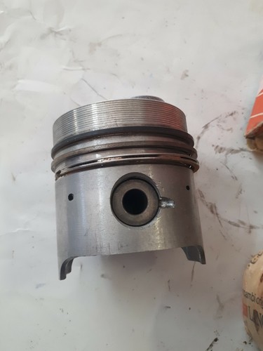 SERIE PISTONI COMPLETI FIAT 127 D 1.3 Uno D FIORINO Diam.76,00 MAGGIORATI +0.15 - Foto 2 di 5