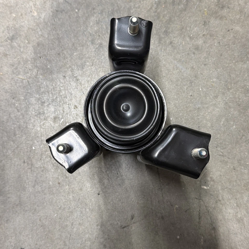 Aislador de montaje del motor delantero genuino OEM 12361-28110 Toyota Camry Solara Foto 2 de 4