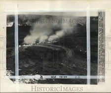 1949 Press Photo Lava flowing from Mauna Loa volcano crater, Hilo, Hawaii