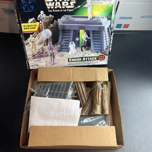 Star Wars Endor Attack Playset Power Of The Force  Kenner 1997 New Open Box