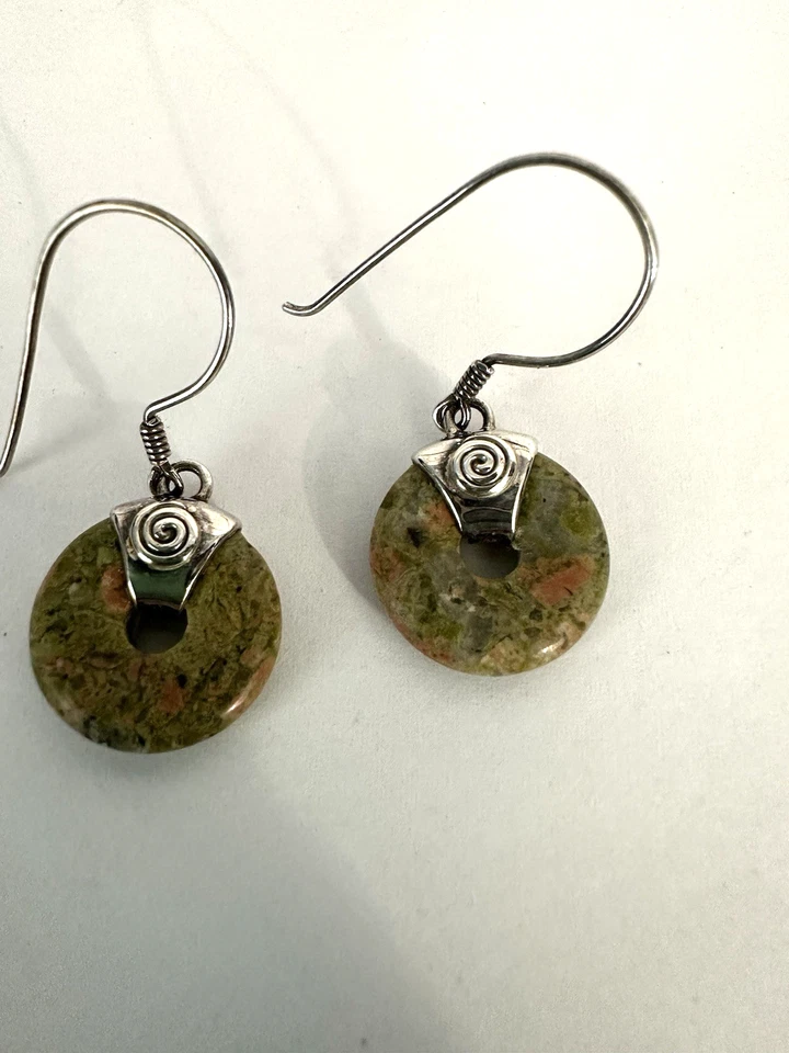 SAJEN 925 Sterling Silver Green Stone Round Dangle Drop Earrings Signed Vintage - Image 4 of 4
