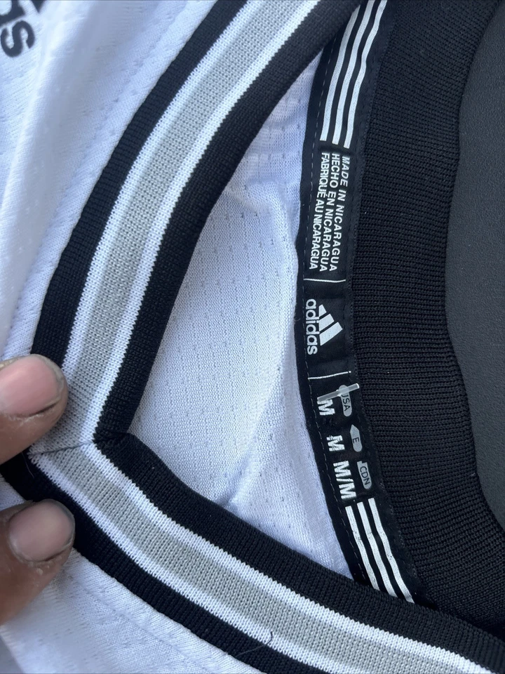 Camiseta réplica Adidas San Antonio Spurs #2 Kawhi Leonard branca "Los Spurs" NBA - Imagem 3 de 4