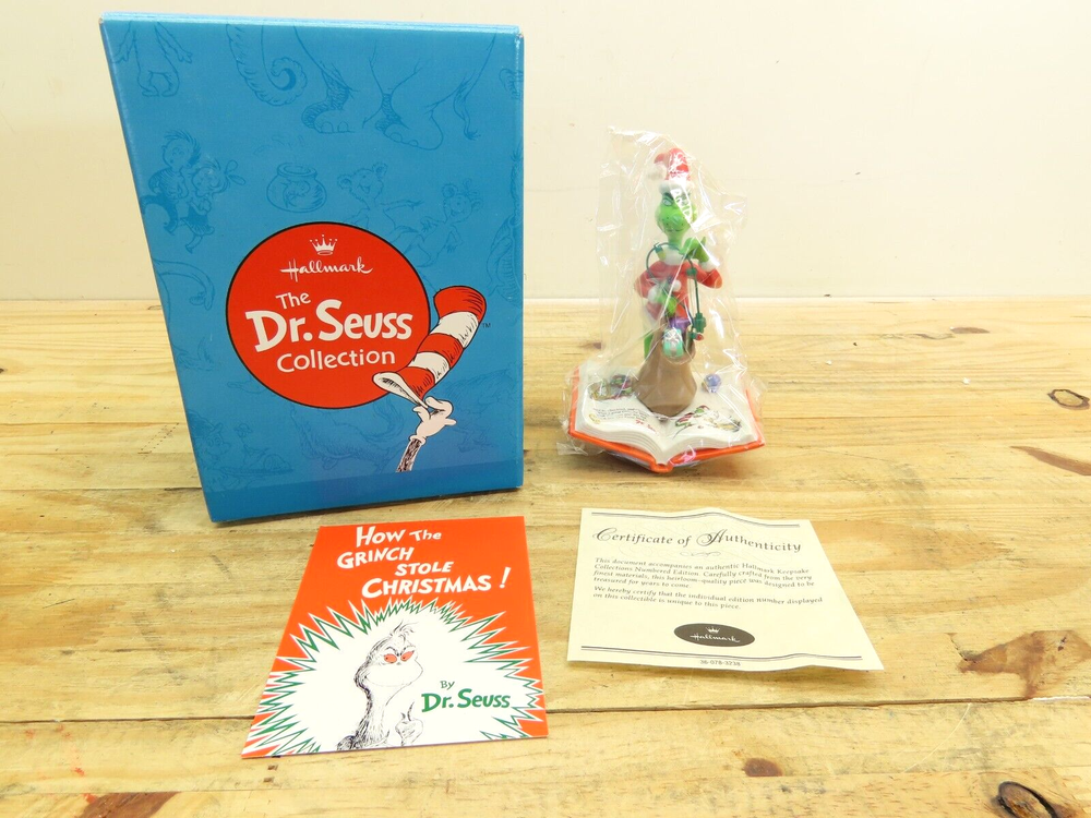 2001 Hallmark Dr. Seuss Collection “A Grinchy Disguise” 5” Figurine