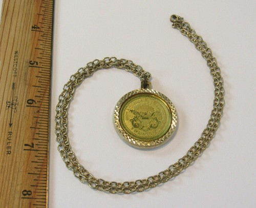 VTG 1970s TWENTY DOLLAR DOUBLE EAGLE GOLD PIECE REPLICA COIN PENDANT & CHAIN - Picture 6 of 12
