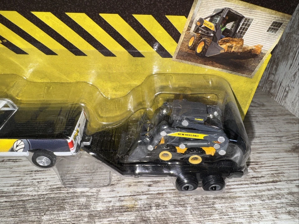 1/64 Scale New Holland L170 Skid Steer With Dodge Truck & Trailer Ertl - Image 4 of 4