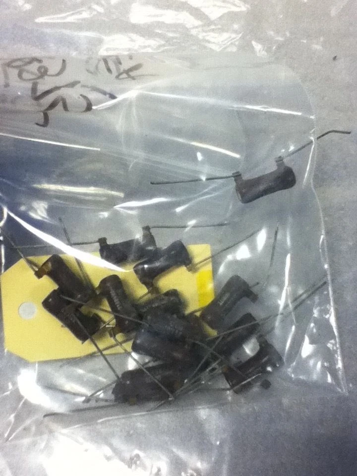 ЛОТ ИЗ 15 ОМИТОВЫХ РЕЗИСТОРОВ B8J500 - Изображение 2 из 4