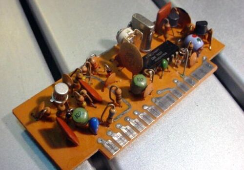 Yaesu FT-7B RF/Markierungseinheit