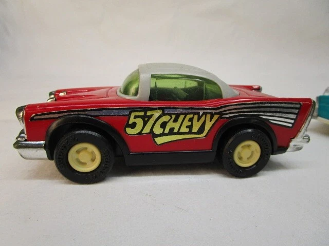 Par de juguetes de plástico Buddy L 1957 Chevy en rojo y Ford Thunderbird en aguamarina Foto 4 de 4