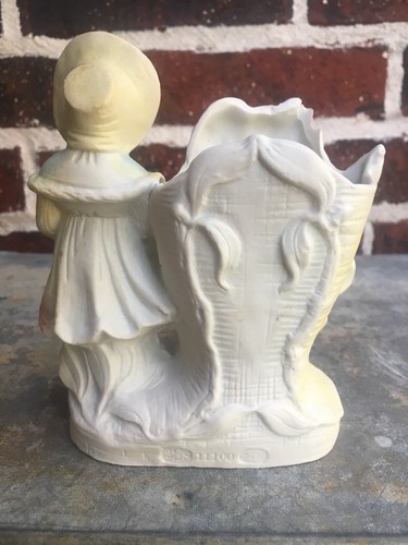 Ungewöhnliche antike 11100 DEP Mädchen mit Muff mit Gesicht Biskuit Figur Vase - Bild 3 von 11