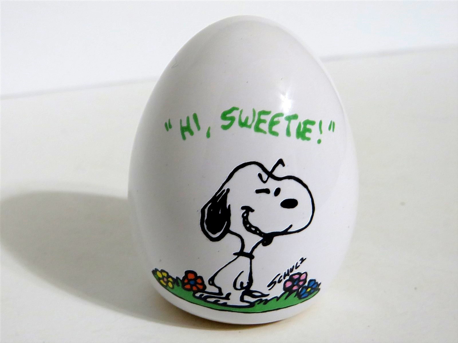 Snoopy Peanuts Charlie Brown Aviva Vintage Ceramic Easter Beagle Egg 1972