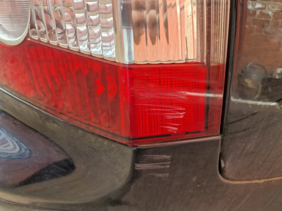 CLUSTER DE LUCES TRASERAS RH VOLVO V50 RH UK O/S/R UK LADO DEL CONDUCTOR 30678751 2004-2007 Foto 2 de 4