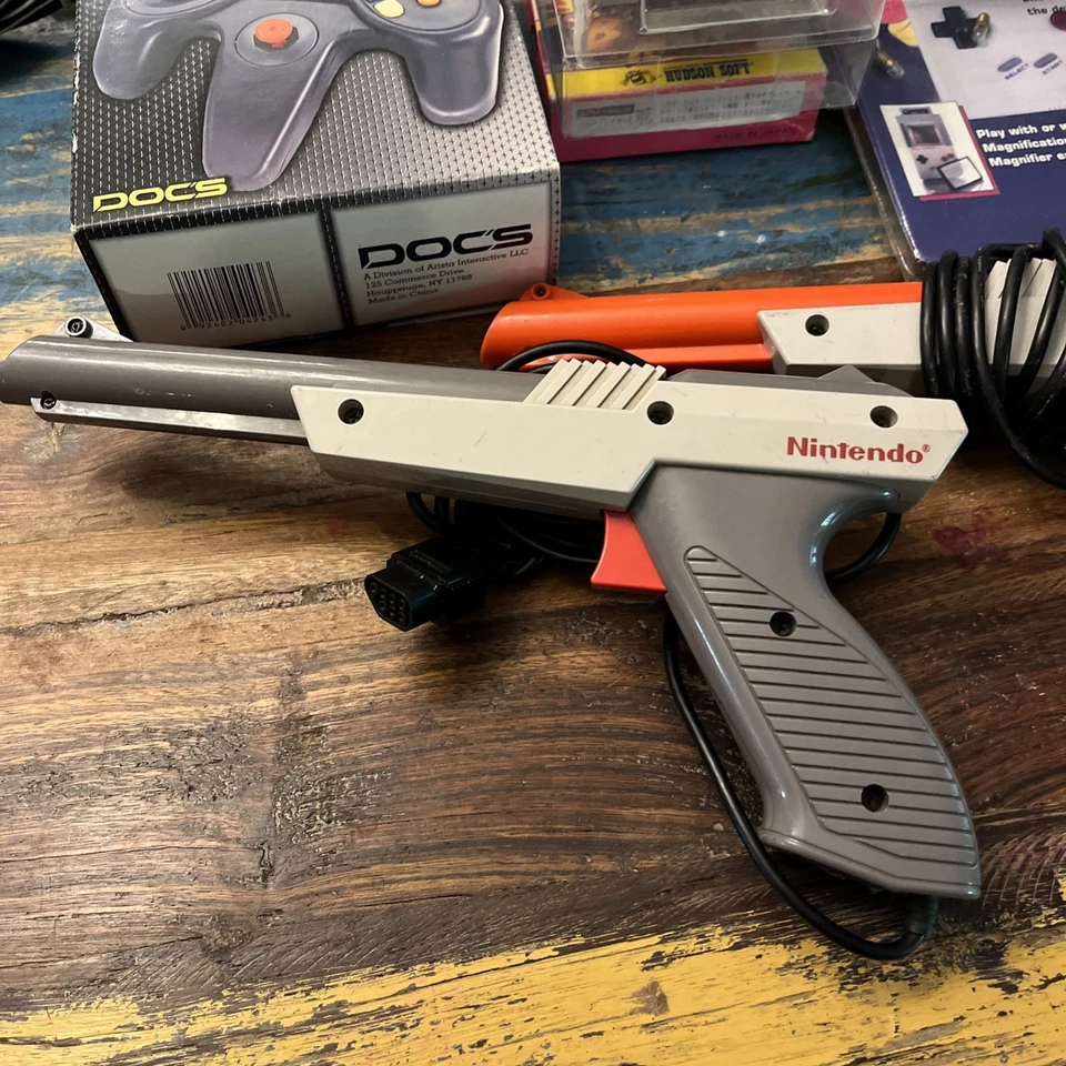 Nintendo Game Accessories Lot And More Zapper,Space Invaders  - Image 2 of 4