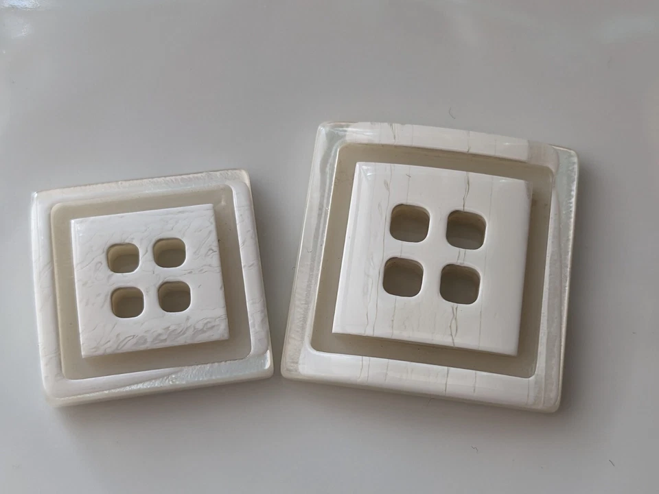 5x edle, quadratische Knöpfe - Kunststoff - 2 Größen zur Wahl, Buttons - Bild 1 von 2