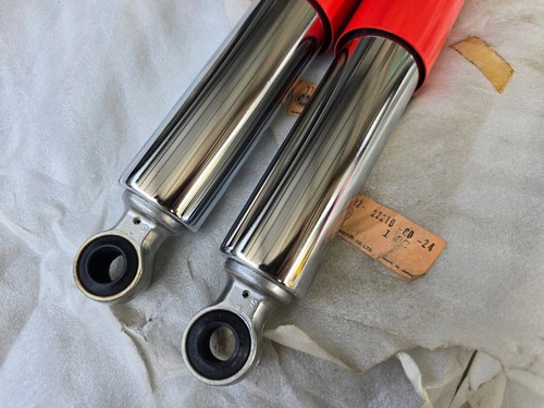 YAMAHA YA6 YA7 YB125 Rear Shock Absorber Red Genuine NOS JAPAN 137-22210-00-24 - Picture 12 of 14