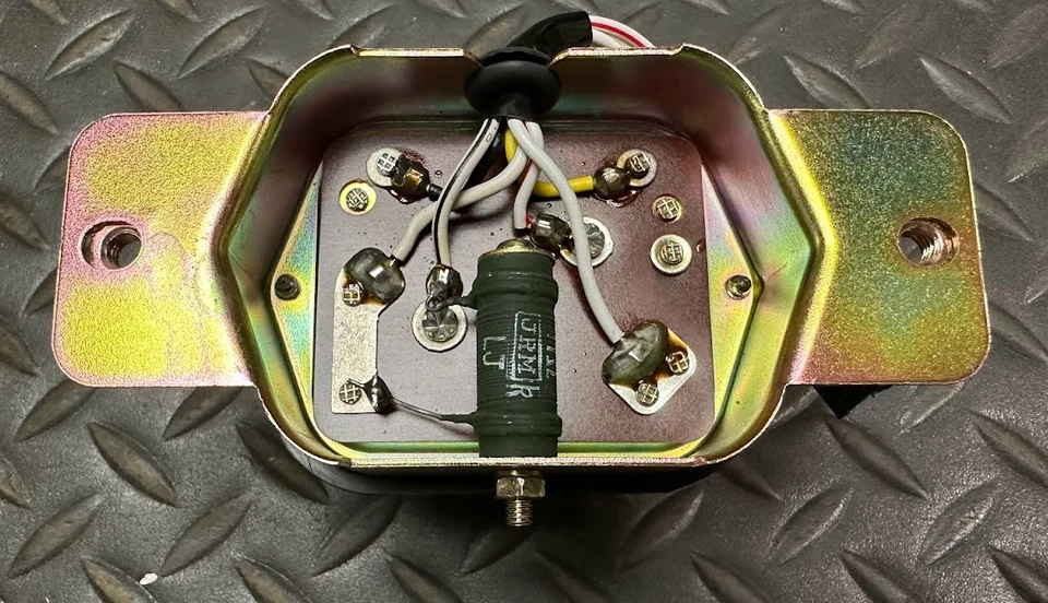 Regulador de tensão Bosch - 30 512/30512 - Para Nissan/Datsun 610, 710 e mais - Imagem 3 de 4