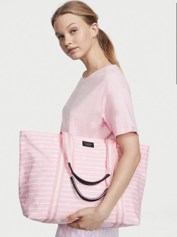 ☆Victoria's secret お洒落なストライプビーチバックパック☆ Victoria's Secret Large Weekender Tote Beach Travel Bag VS