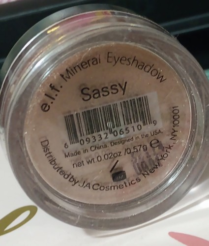ELF e.l.f. Mineral Eyeshadow Eye Shadow 0.03 oz Shade / Color SASSY - Picture 2 of 3