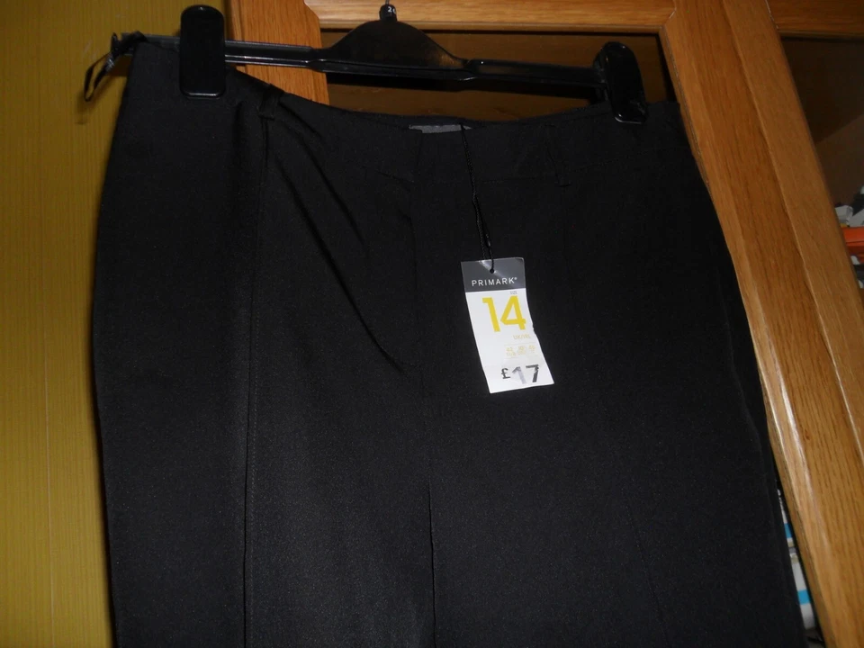 NWT PRIMARK BLACK TROUSERS SLIM LEG SIZE 14 L27" ANKLE GRAZER - Image 4 of 4