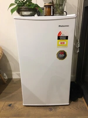 Used Bar Fridge In Melbourne Region Vic Fridges Freezers Gumtree Australia Free Local Classifieds