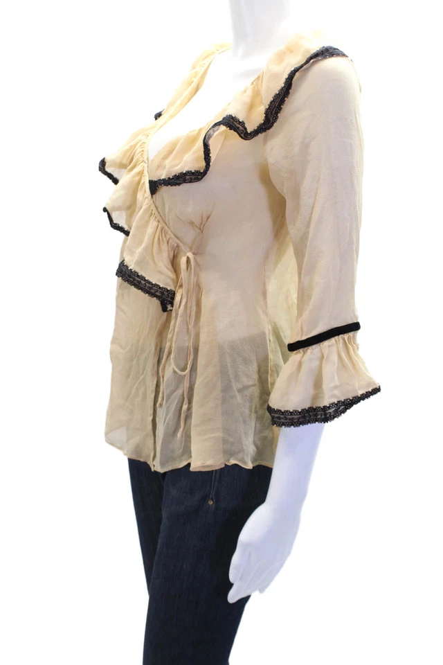 Blusa Chloe Feminina Texturizada Manga Longa Acabamento de Renda Transparente Nude Tamanho 01 - Imagem 2 de 4