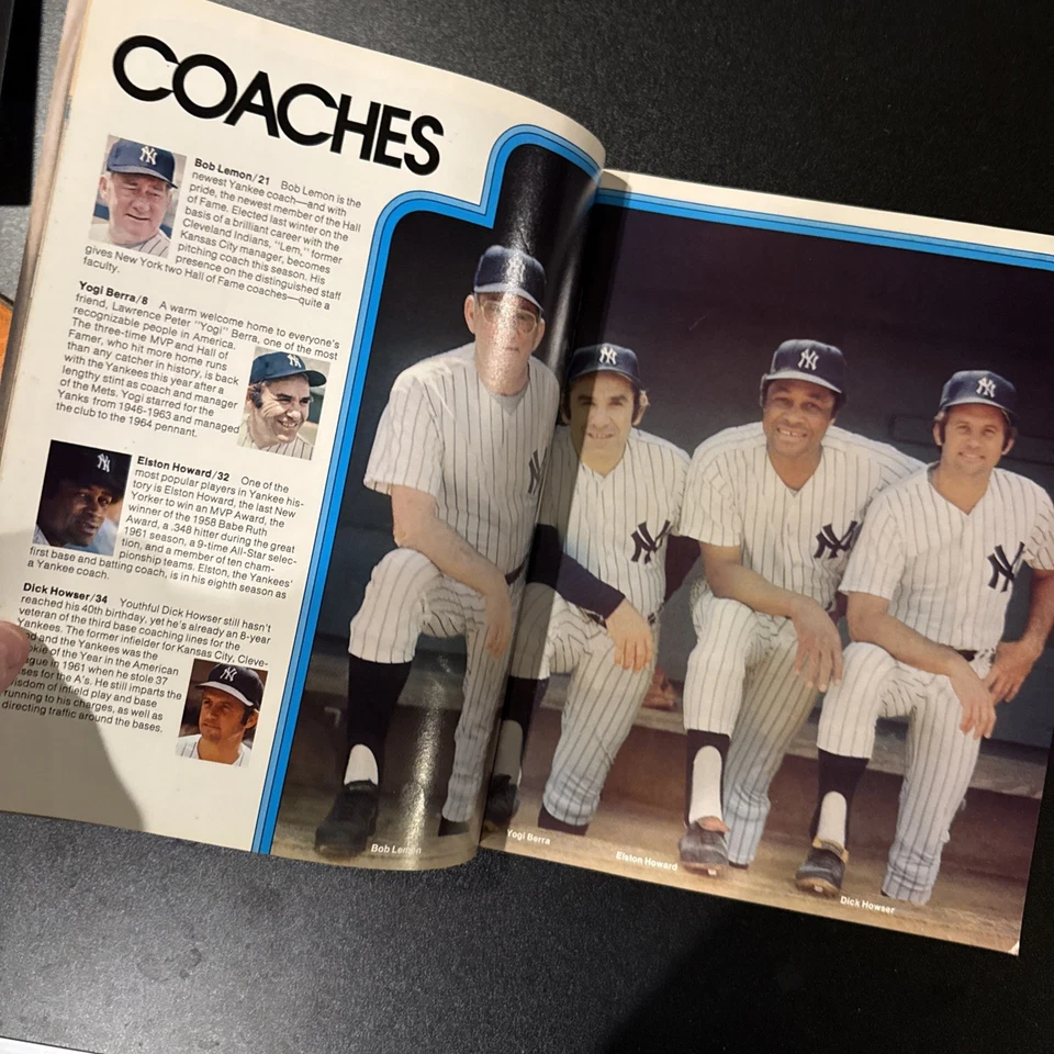 New York Yankees 1976 Team Yearbook Pre Owned Munson Pinella Nettles Good - Image 2 of 4