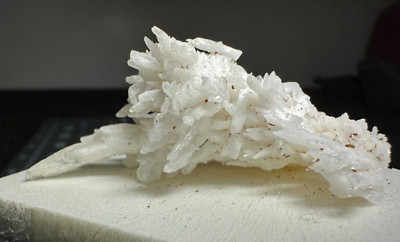   2-1/4 INCH ARAGONITE CRYSTAL CLUSTER - Inyo County California VIDEO 273