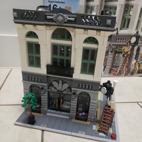 LEGO CREATOR EXPERT BRICK BANK 10251 W/ MANUAL AND BOX