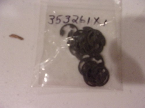 OEM AGCO MASSEY FERGUSON LOT OF 23 353261X1 SNAP RING - 第 1/1 張圖片