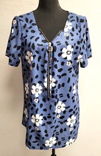 C.O.Z.Y. Top (L) Multicolor Floral. Front Zip Short Sleeve. Polyester.