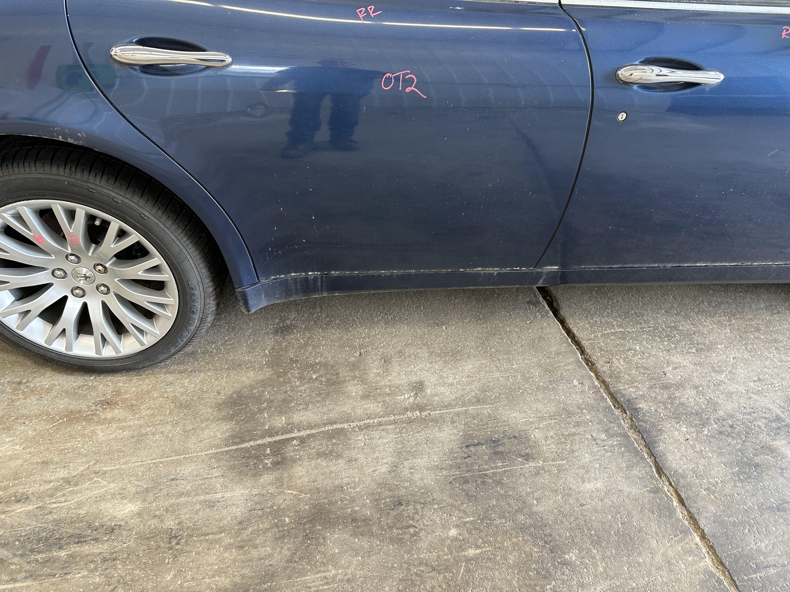 06 MASERATI QUATTROPORT PASSENGER RIGHT REAR SIDE DOOR SEBRING BLUE 203852