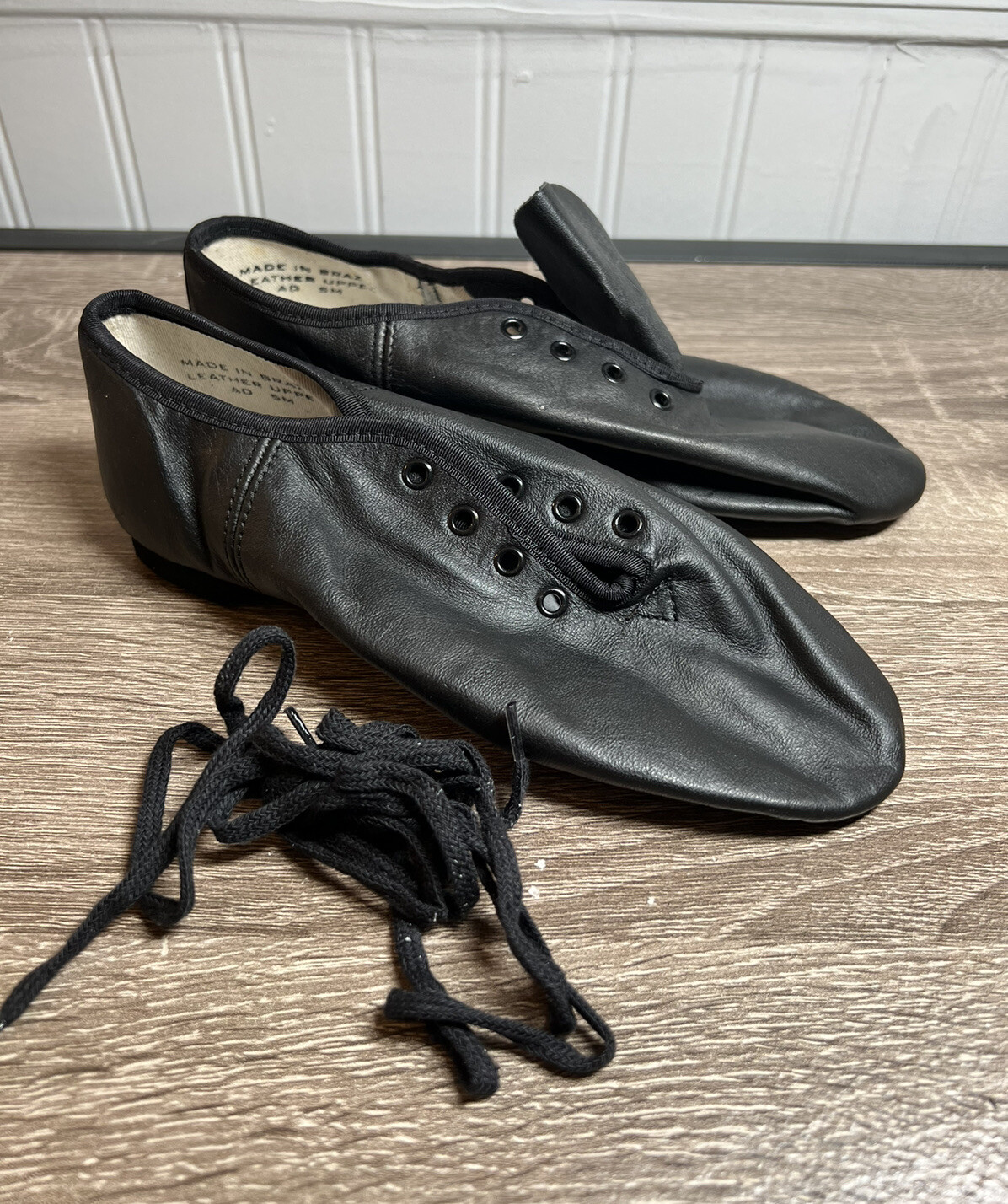 SAOLA Pantofola nuova vecchia stock bambino Brasile suola divisa in pelle nera 5 M