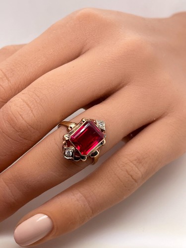 VINTAGE LADIES 10K YELLOW GOLD LAB CREATED RUBY RING + CZs SIZE 5.5 RING - Picture 10 of 10